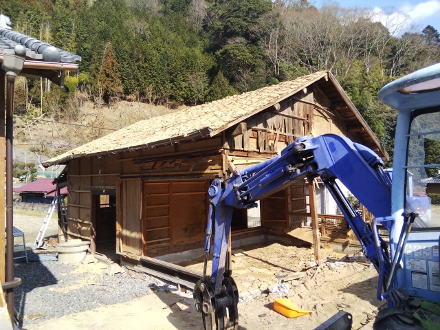 【2026年版】市街化調整区域の古い空き家は売却前に解体すべき？役所調査・建築許可・再建築のポイントを徹底解説
